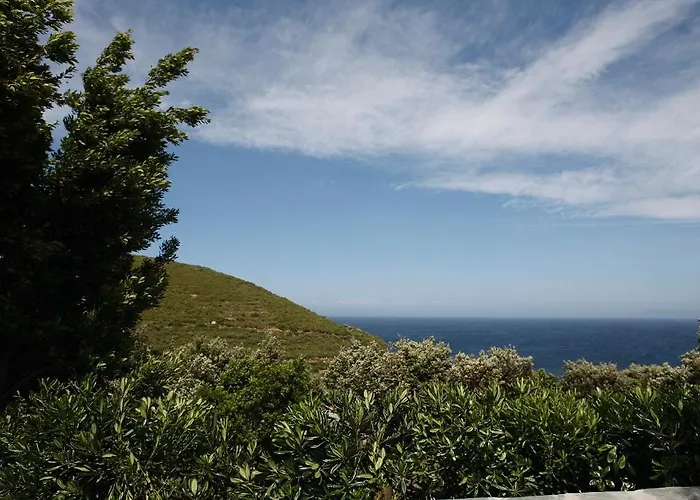 Alojamento de Acomodação e Pequeno-almoço Casa Di Babbo Macinaggio (Corsica)